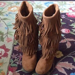 Minnetonka Moccasin Fringe Boots